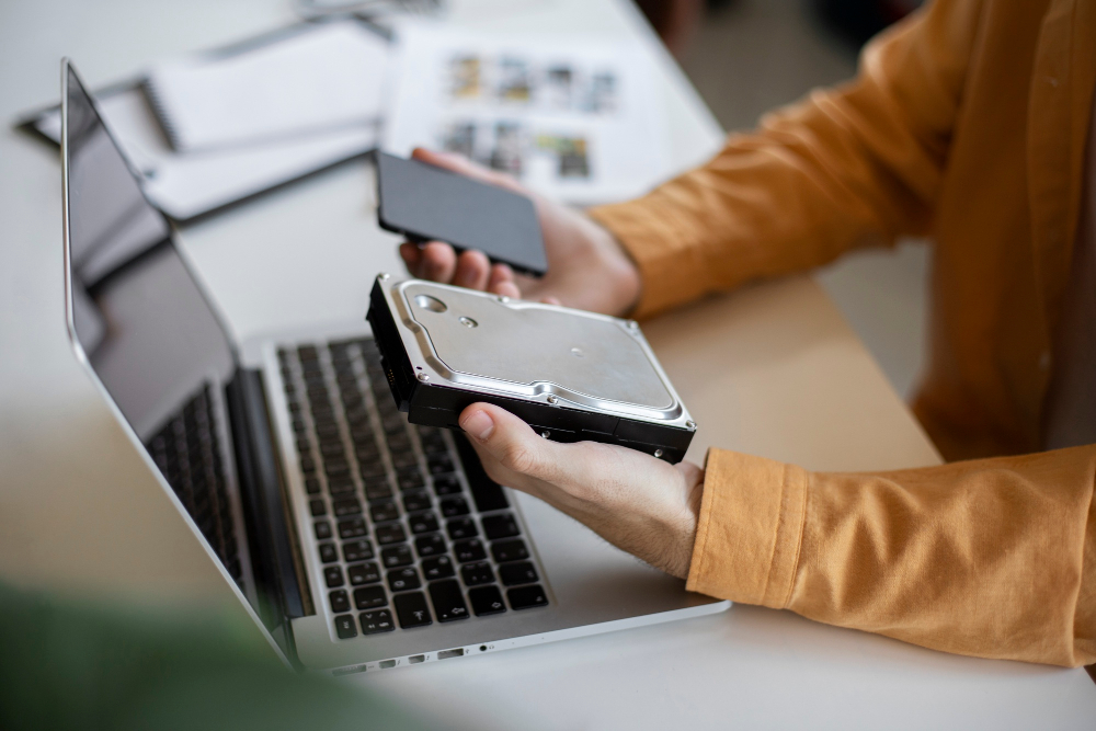 HDD vs SSD: Key Differences, Performance, and Which One to Choose